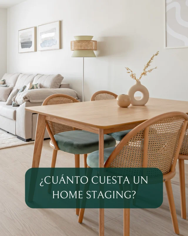💸 ¿Cuánto cuesta un Home Staging?

Esa no es la única pregunta importante.
Lo que deberías preguntarte es:
👉 ¿Cuánto valor puede aportar a tu vivienda?

Mira las imágenes:
🔴 La misma casa.
🔴 Dos sensaciones completamente distintas.
🔴 Dos precios de venta también muy distintos.

El precio de un Home Staging depende de muchos factores: tipo de vivienda, objetivos, modalidad (venta o alquiler)...
Pero hay algo que siempre se repite:
el retorno que consigues cuando lo aplicas bien.

Porque el Home Staging no es un gasto.
💡 Es una inversión estratégica que convierte tu casa en un producto que se vende.

#ayrahomestaging #homestaging #homestagingprofesional #homestagingespaña 
#inversioninmobiliaria #marketinginmobiliario #vendercasa #valoracioninmobiliaria #estrategiainmobiliaria #vendermicasarápido #comovendercasa